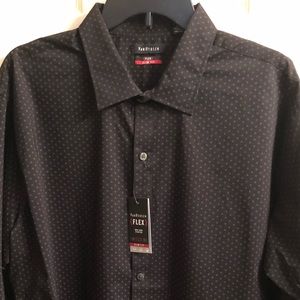 Van Heusen men’s long sleeve dress shirt.